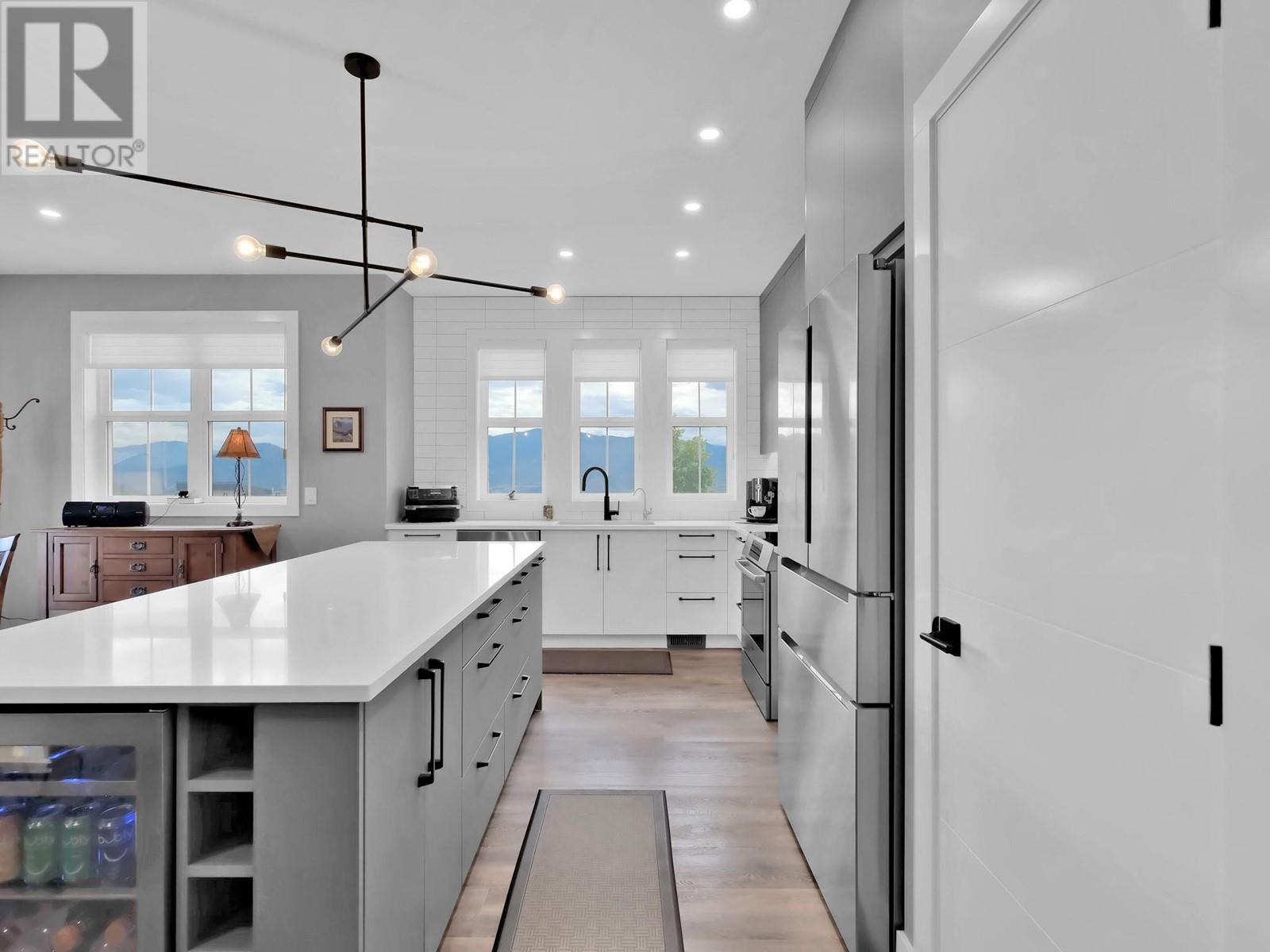 1940 HARRIS Drive, Penticton