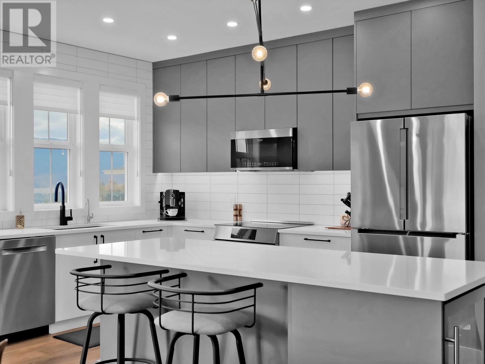 1940 HARRIS Drive, Penticton