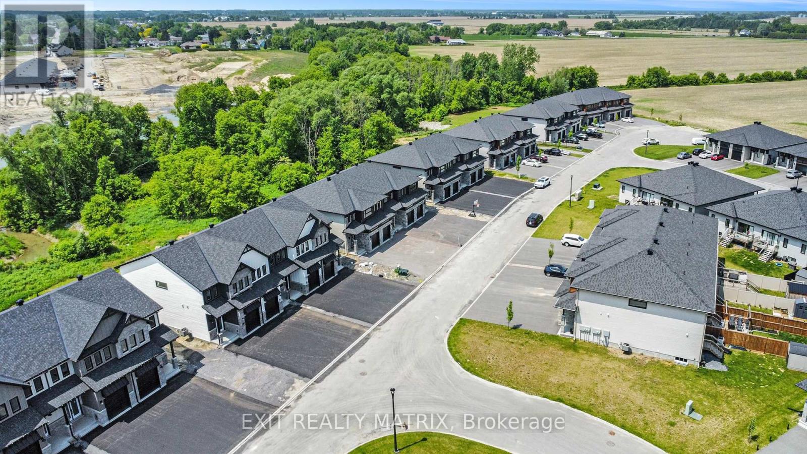 Photo 19 of 964 Cologne Street, Russell ON
