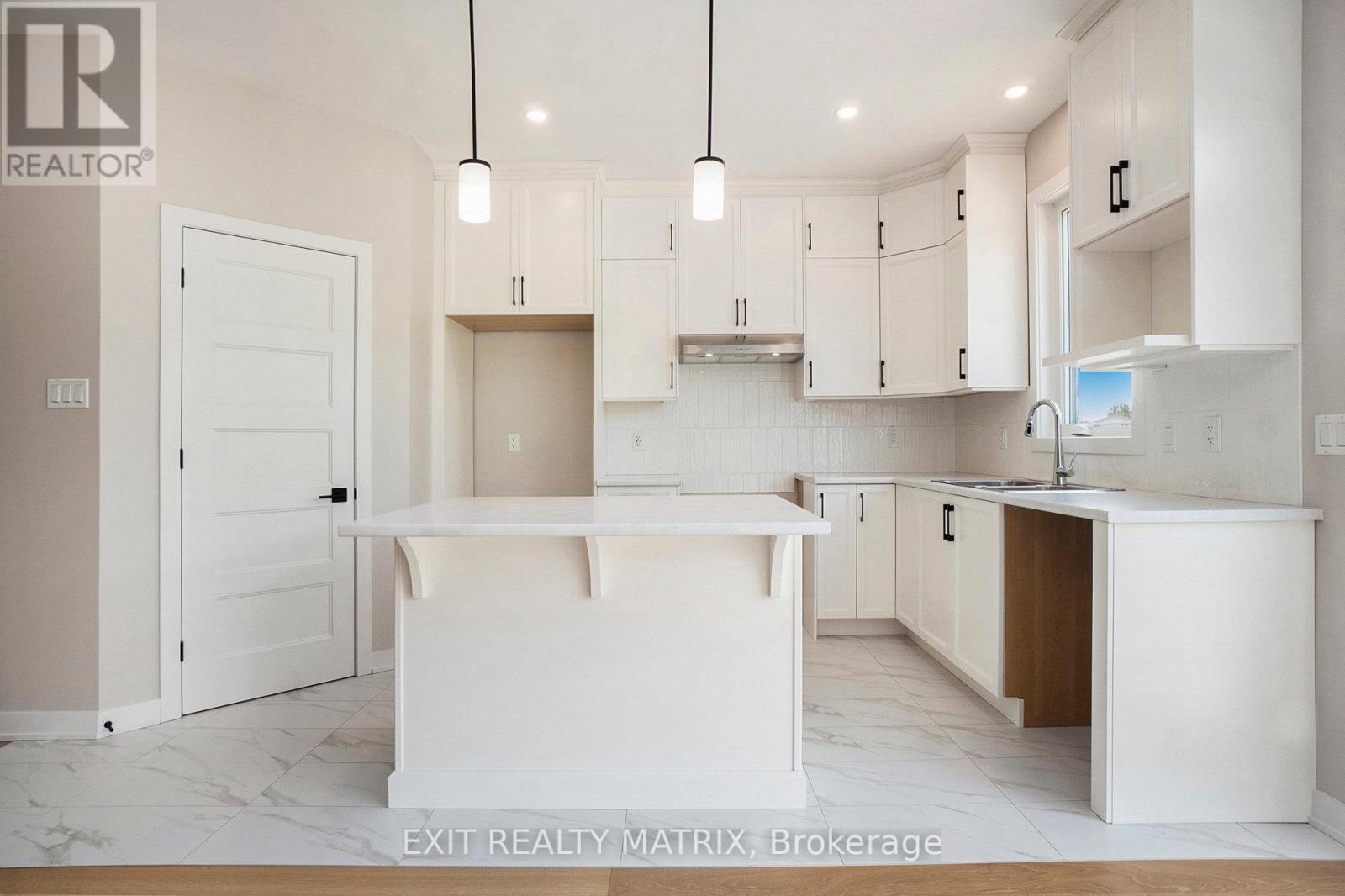 Photo 7 of 964 Cologne Street, Russell ON