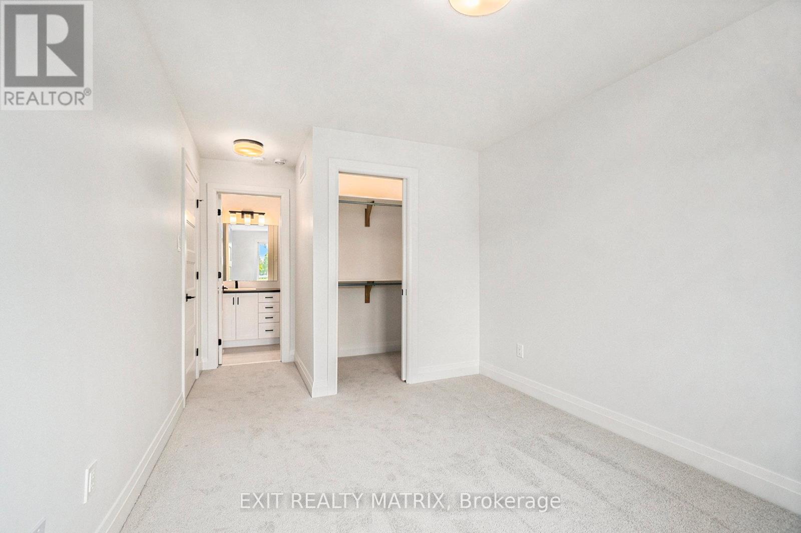 Photo 8 of 966 Cologne Street, Russell ON