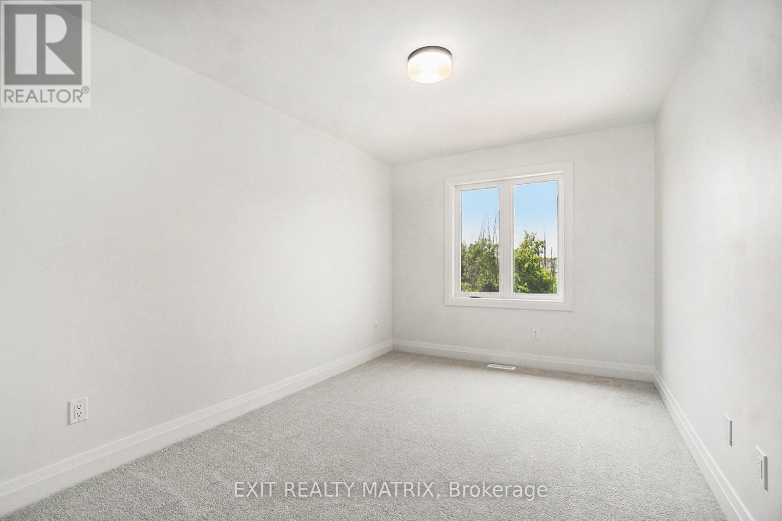 Photo 15 of 966 Cologne Street, Russell ON