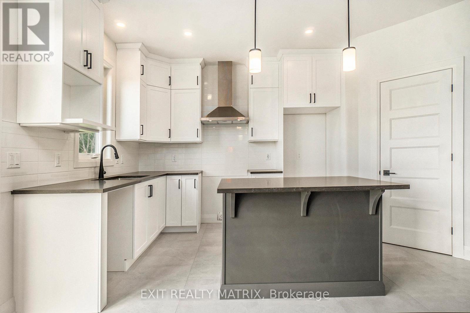 Photo 11 of 966 Cologne Street, Russell ON