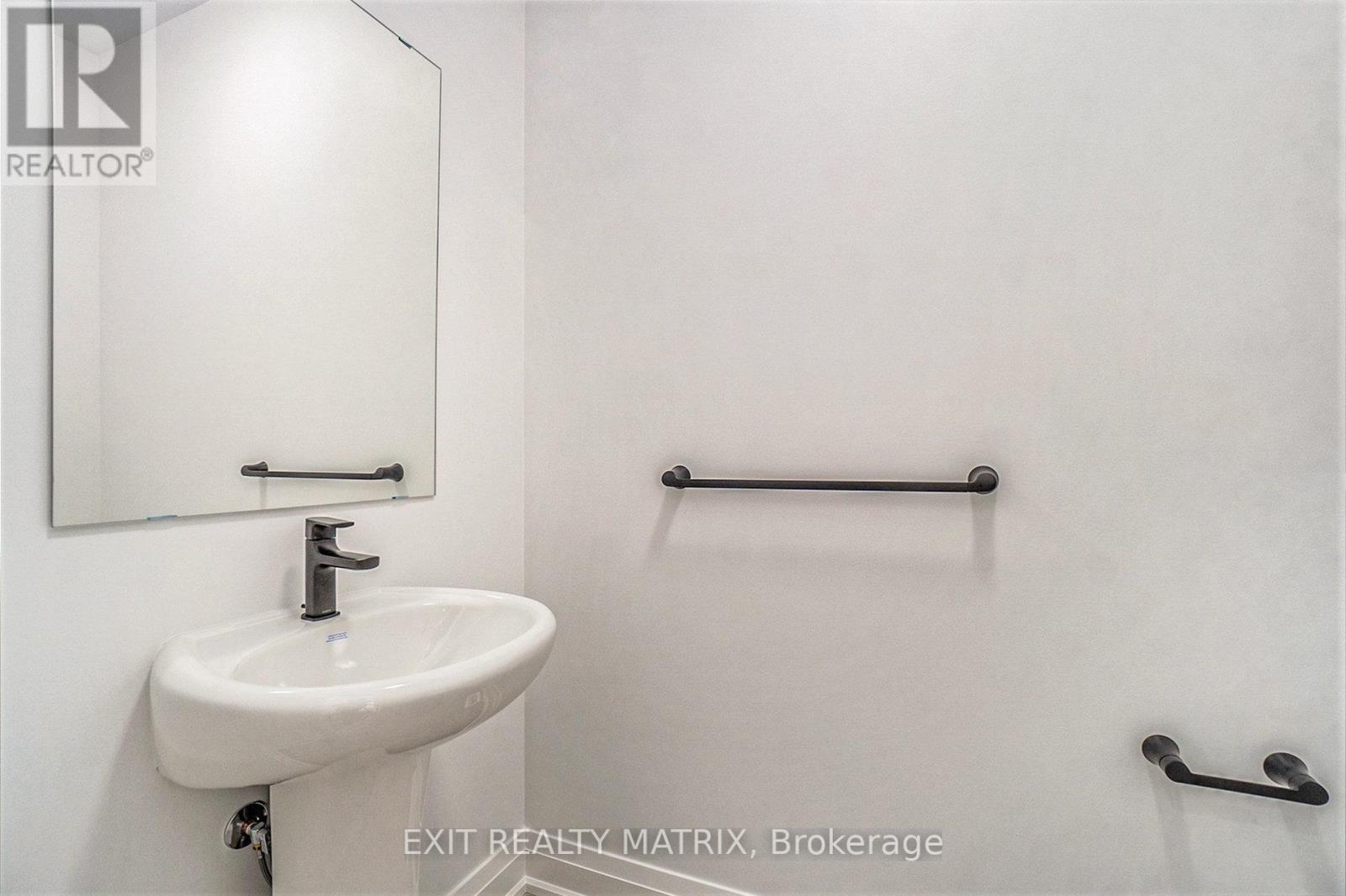 Photo 20 of 966 Cologne Street, Russell ON