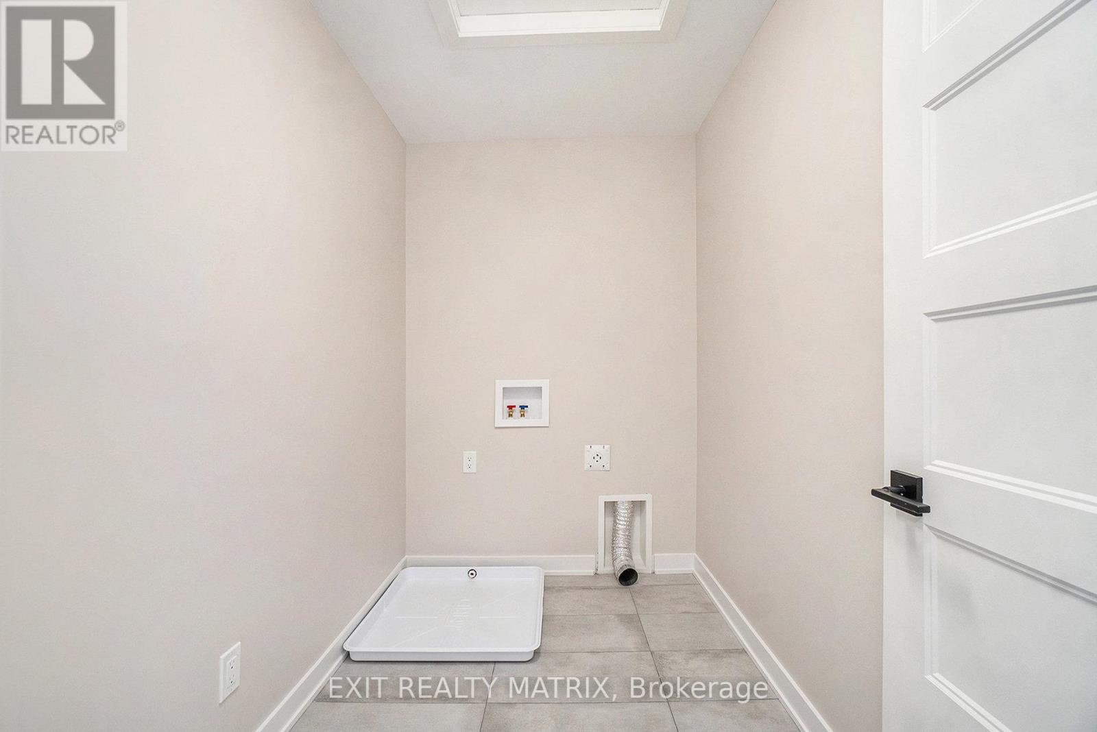 Photo 6 of 962 Cologne Street, Russell ON