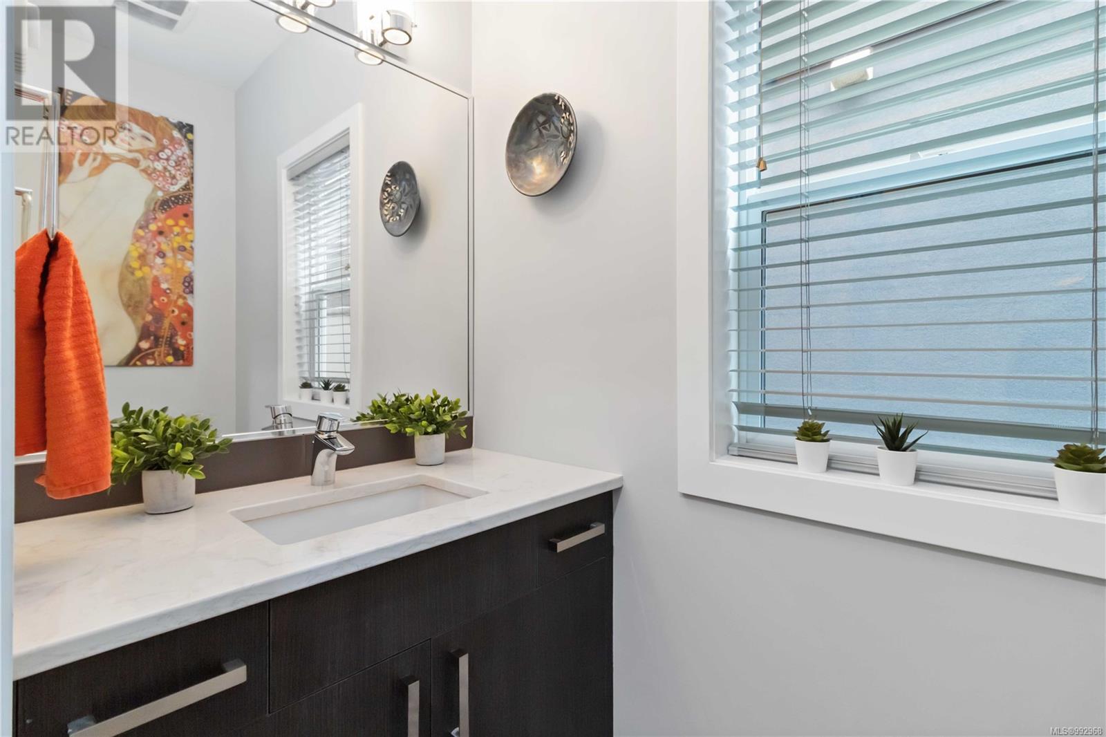3499 Luxton Rd, Langford real estate listing 992968