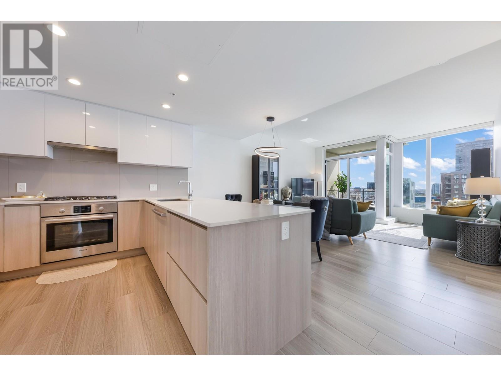 Photo 6 of 801 618 Carnarvon Street, New Westminster BC