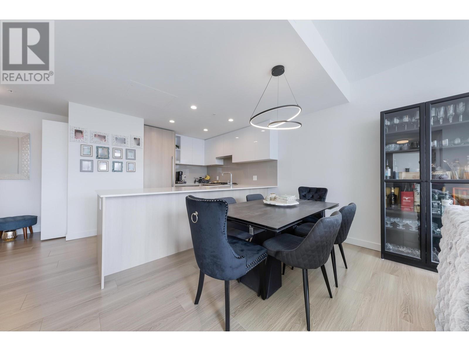 Photo 10 of 801 618 Carnarvon Street, New Westminster BC