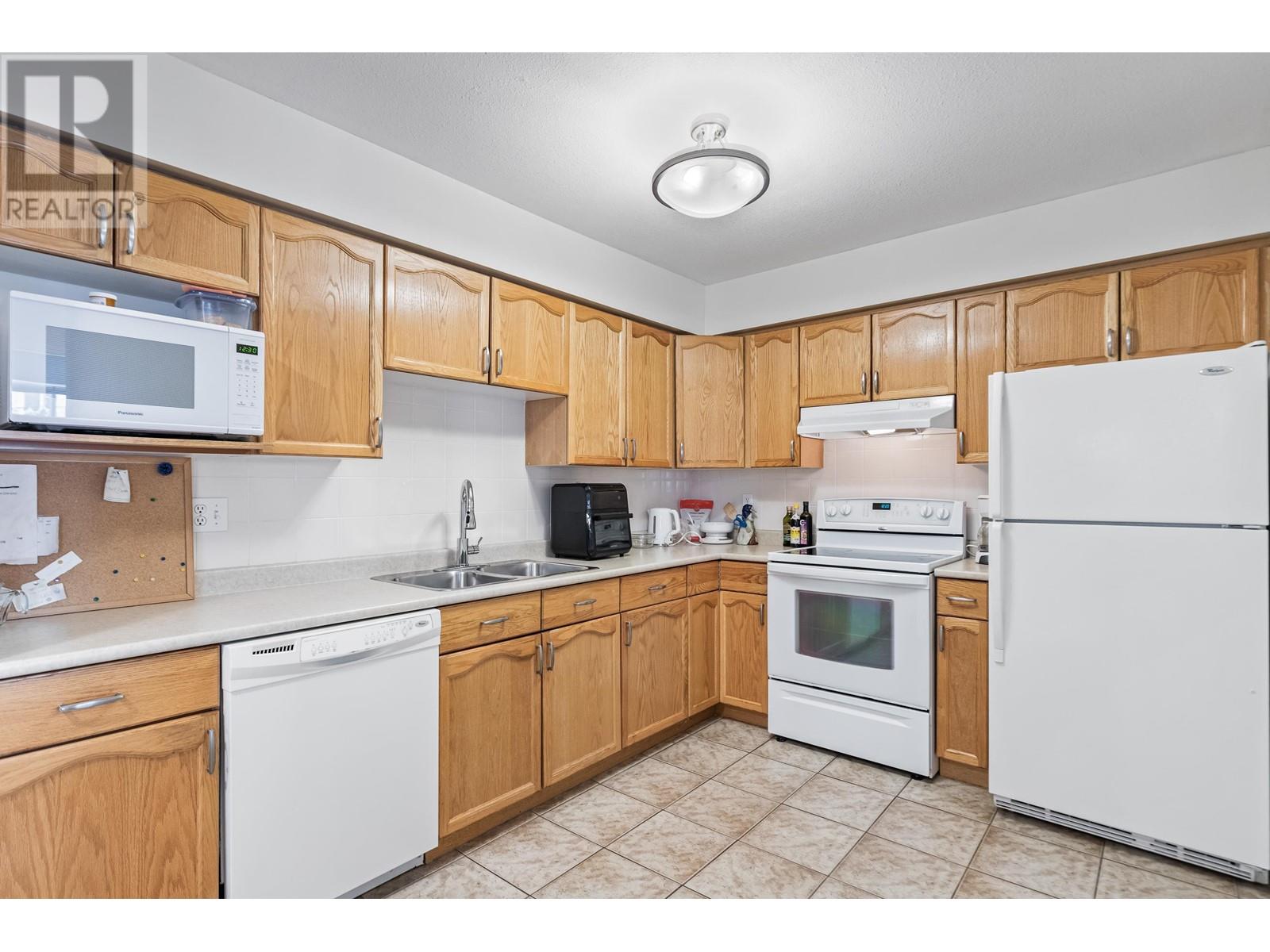 205 2083 COQUITLAM AVENUE, Port Coquitlam