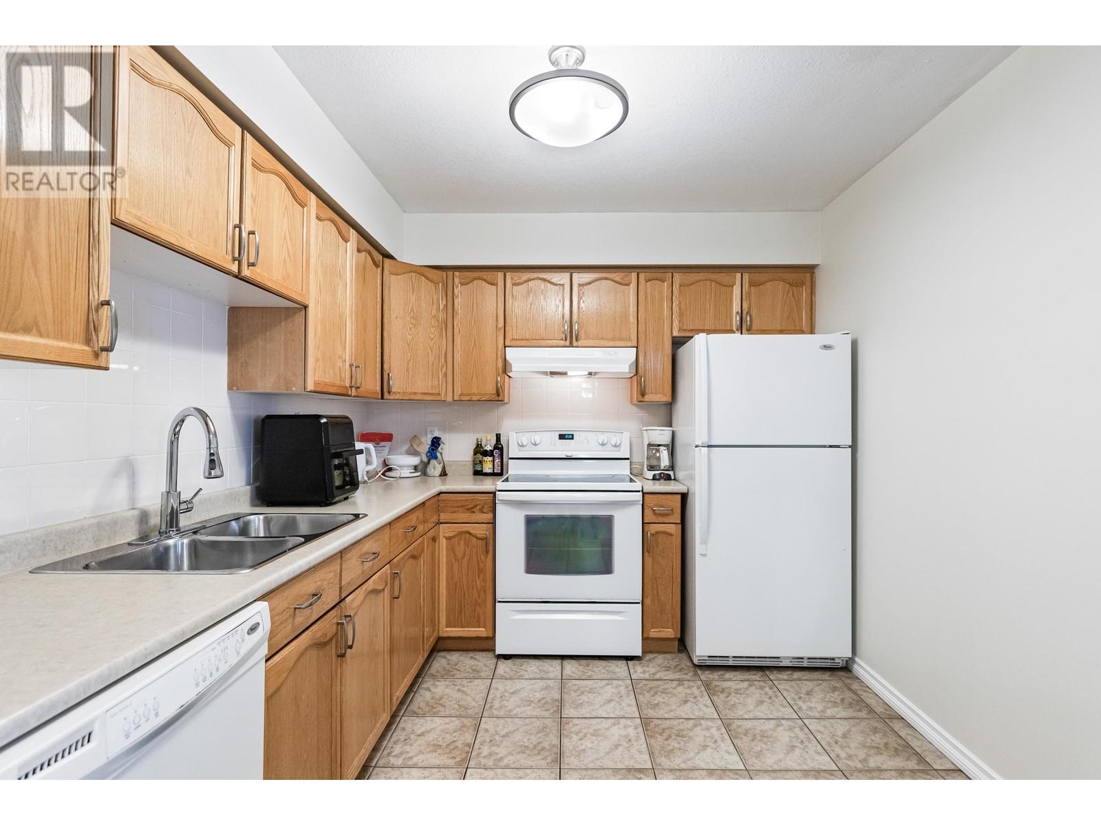205 2083 COQUITLAM AVENUE, Port Coquitlam