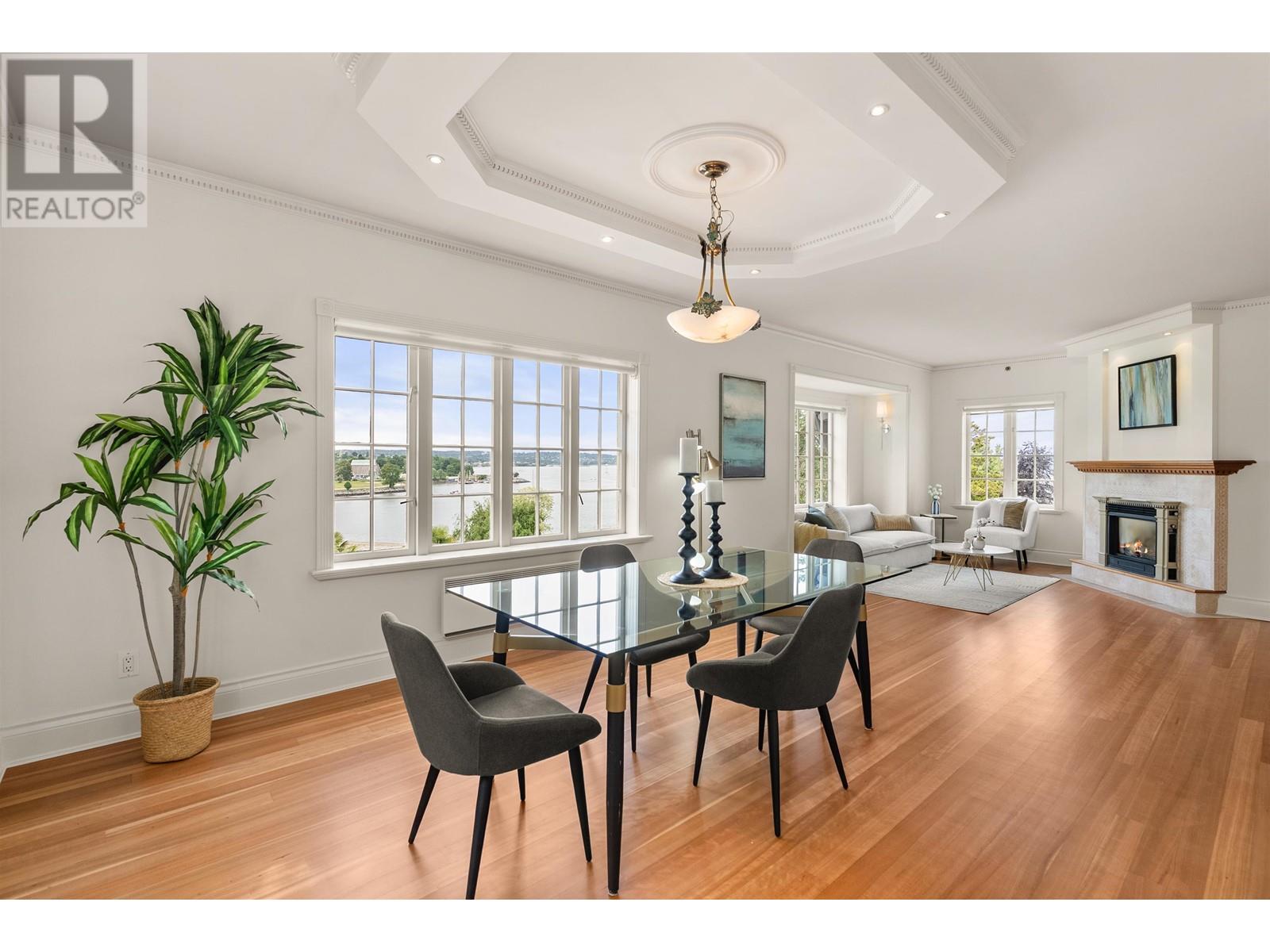 Photo 2 of 307 1311 Beach Avenue, Vancouver BC