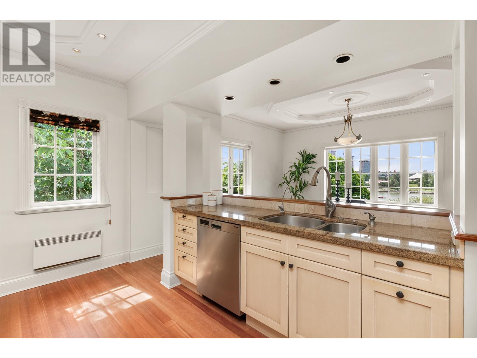 Photo 22 of 307 1311 Beach Avenue, Vancouver BC