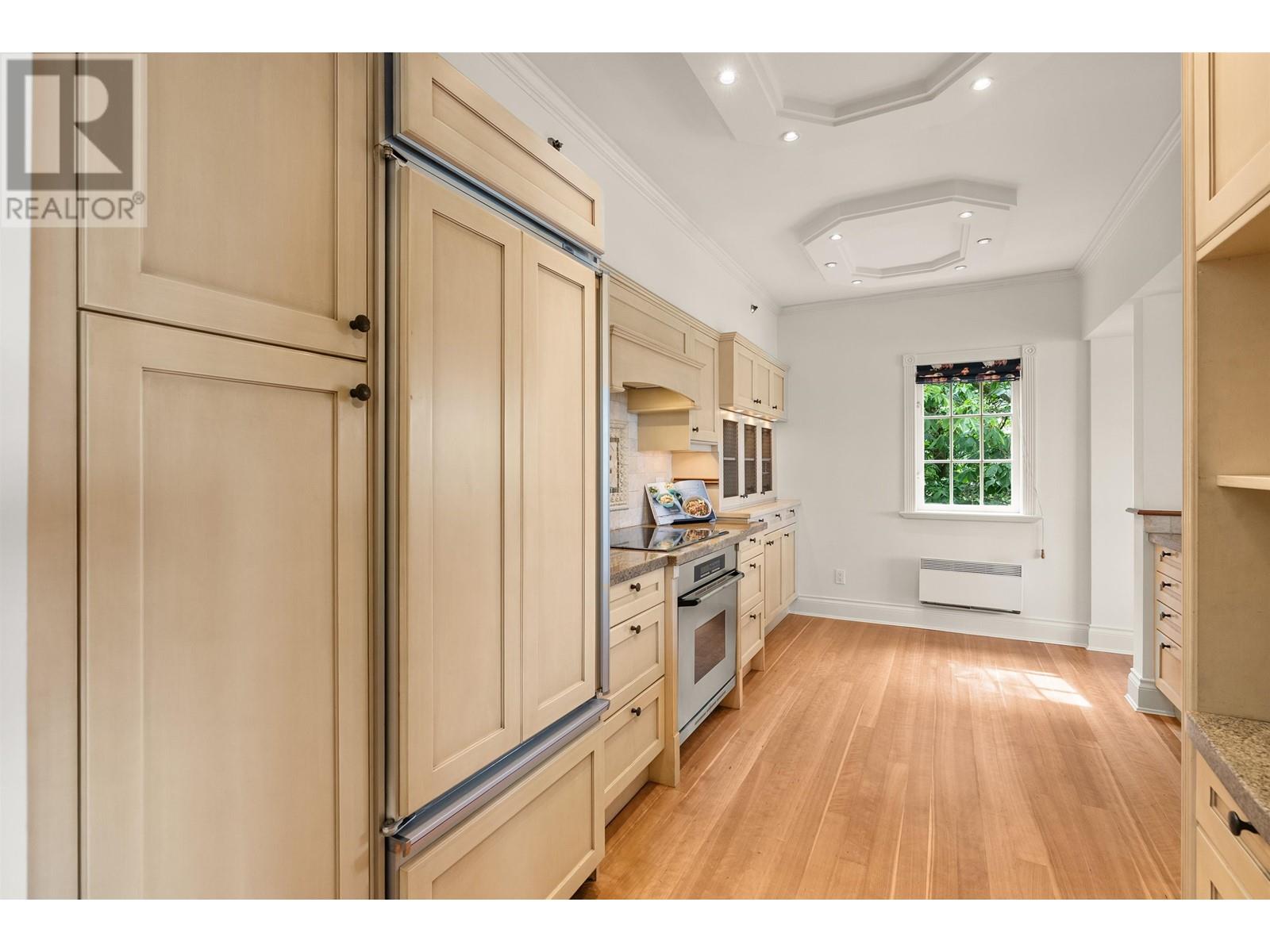 Photo 12 of 307 1311 Beach Avenue, Vancouver BC