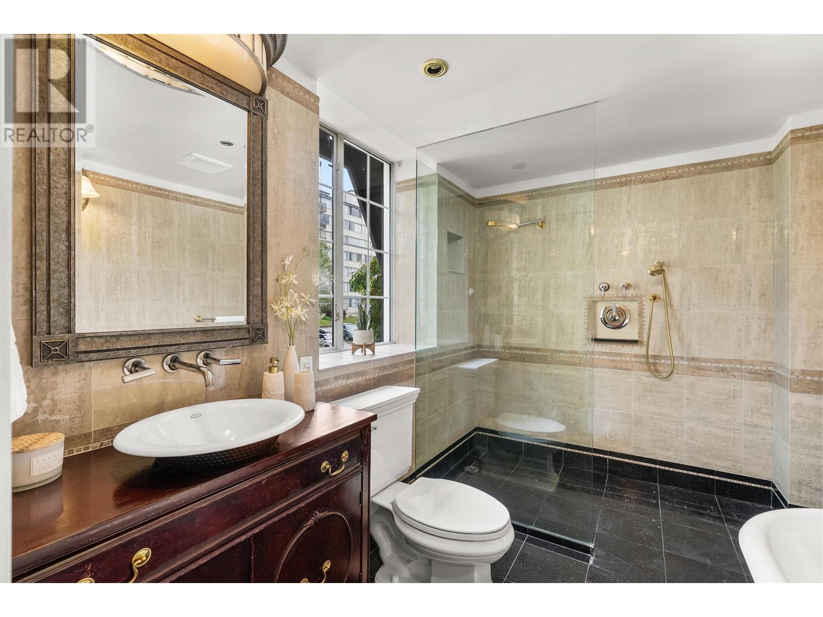 Photo 28 of 307 1311 Beach Avenue, Vancouver BC
