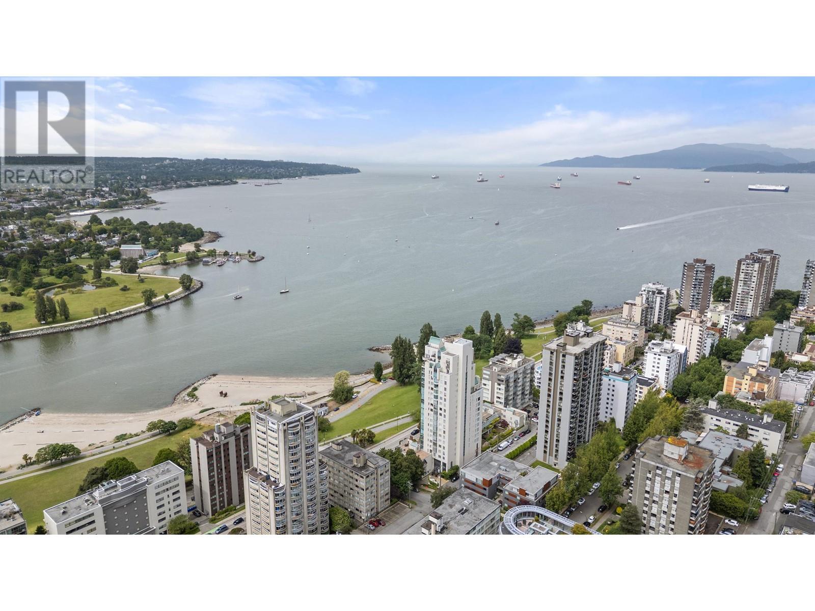 Photo 10 of 307 1311 Beach Avenue, Vancouver BC