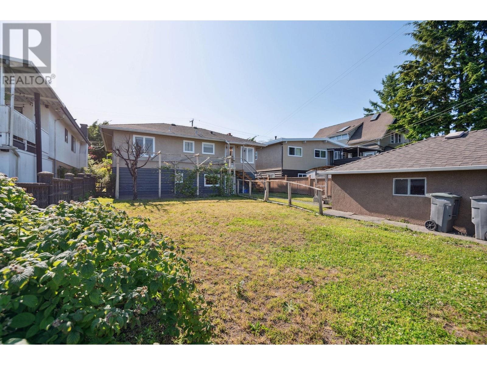 Photo 38 of 4262 Dumfries Street, Vancouver BC