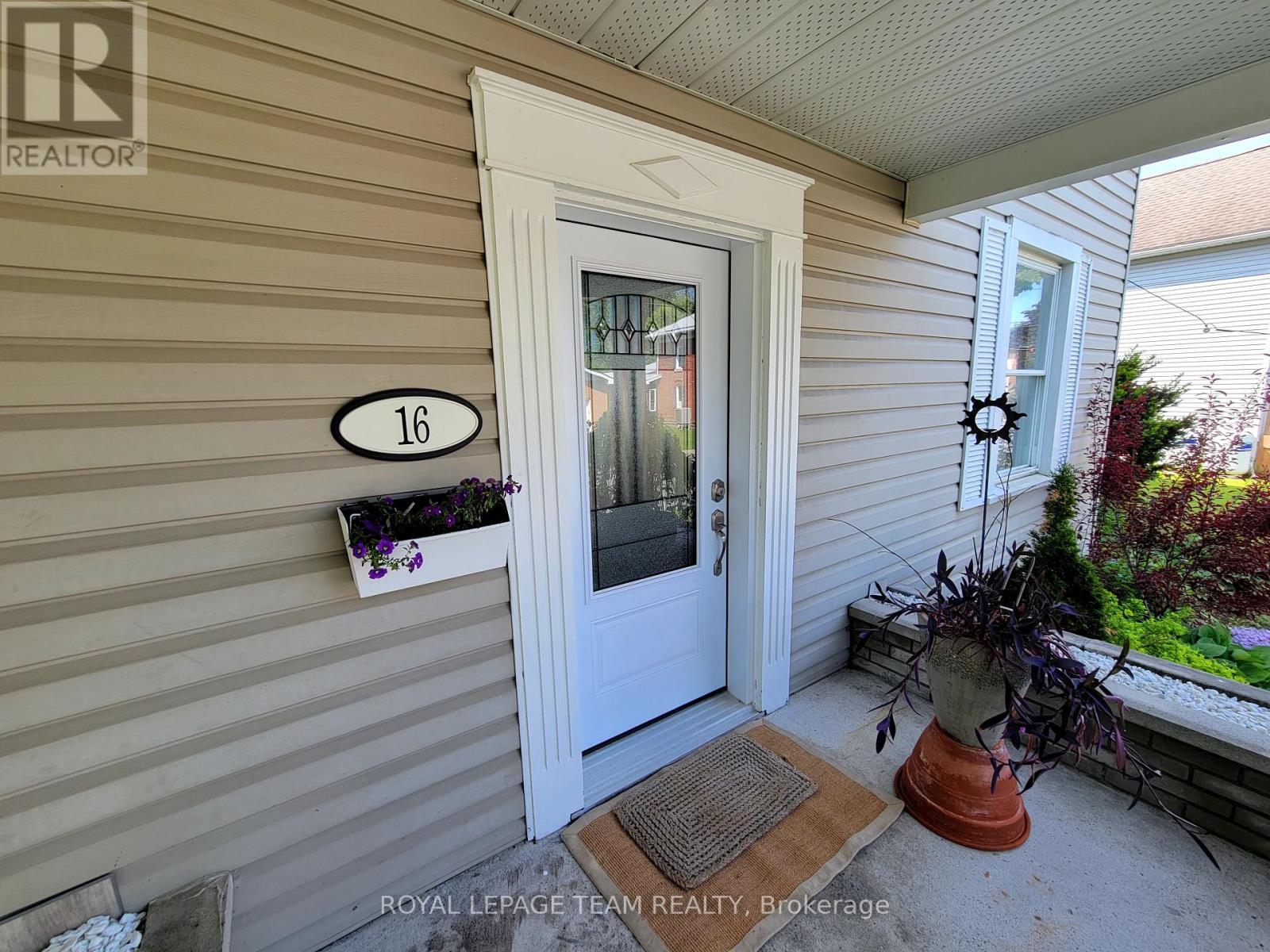 Photo 29 of 16 Peter Street S, North Glengarry ON