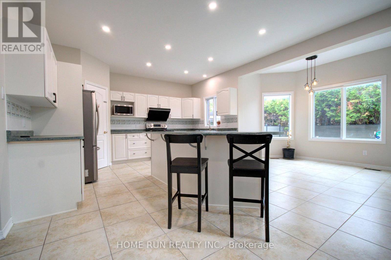 Photo 1 of 3507 Wyman Crescent, Ottawa ON