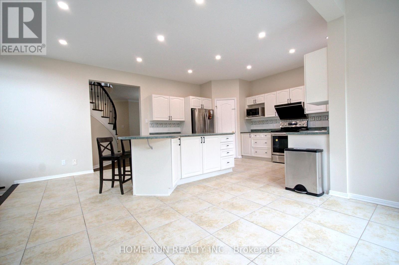 Photo 13 of 3507 Wyman Crescent, Ottawa ON
