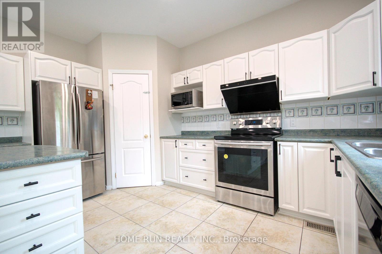 Photo 35 of 3507 Wyman Crescent, Ottawa ON