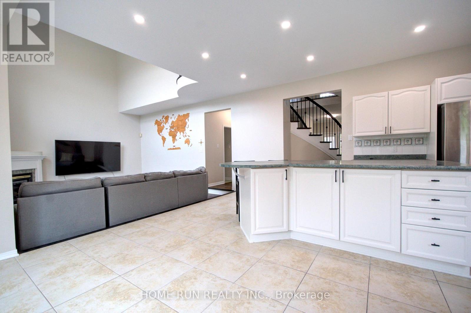Photo 12 of 3507 Wyman Crescent, Ottawa ON