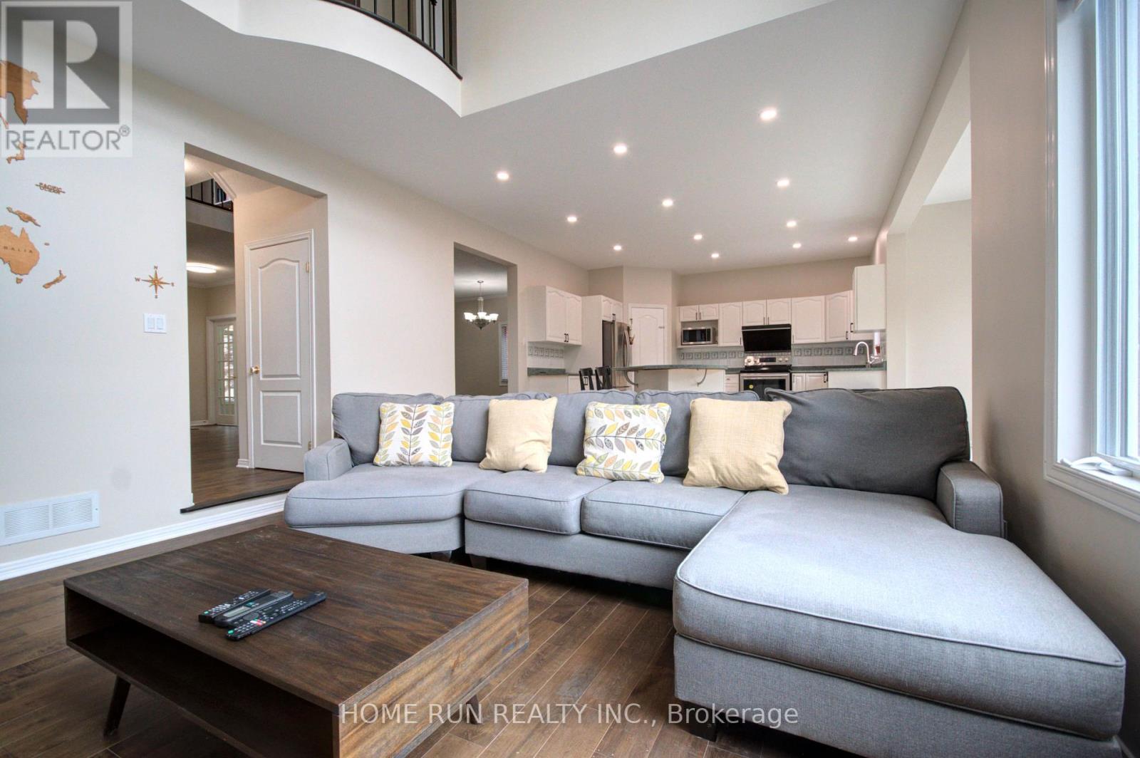 Photo 16 of 3507 Wyman Crescent, Ottawa ON