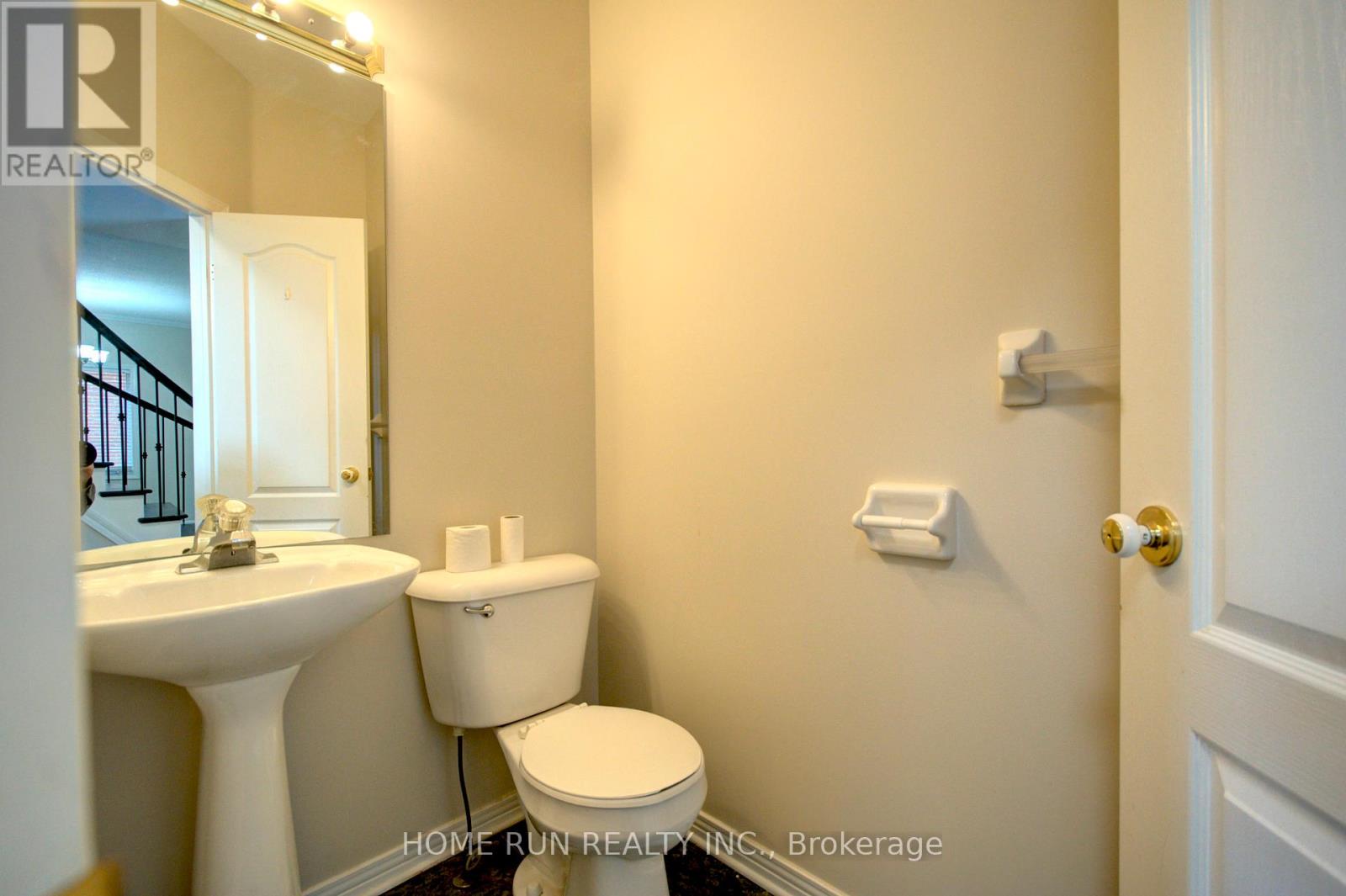 Photo 2 of 3507 Wyman Crescent, Ottawa ON