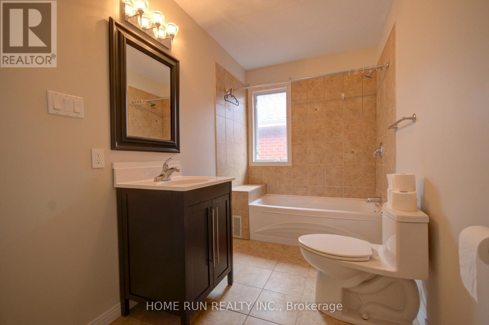 Photo 9 of 3507 Wyman Crescent, Ottawa ON