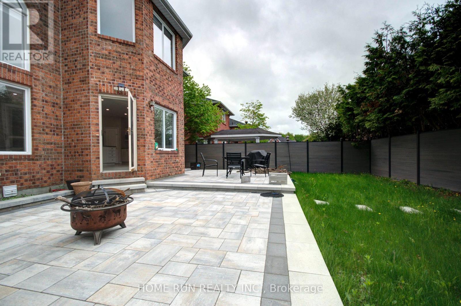 Photo 11 of 3507 Wyman Crescent, Ottawa ON