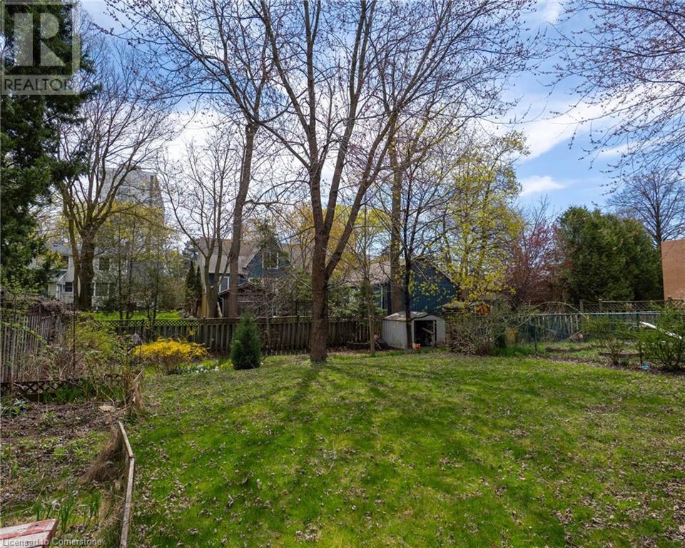 Photo 23 of 10 Highland Road, Oakville ON