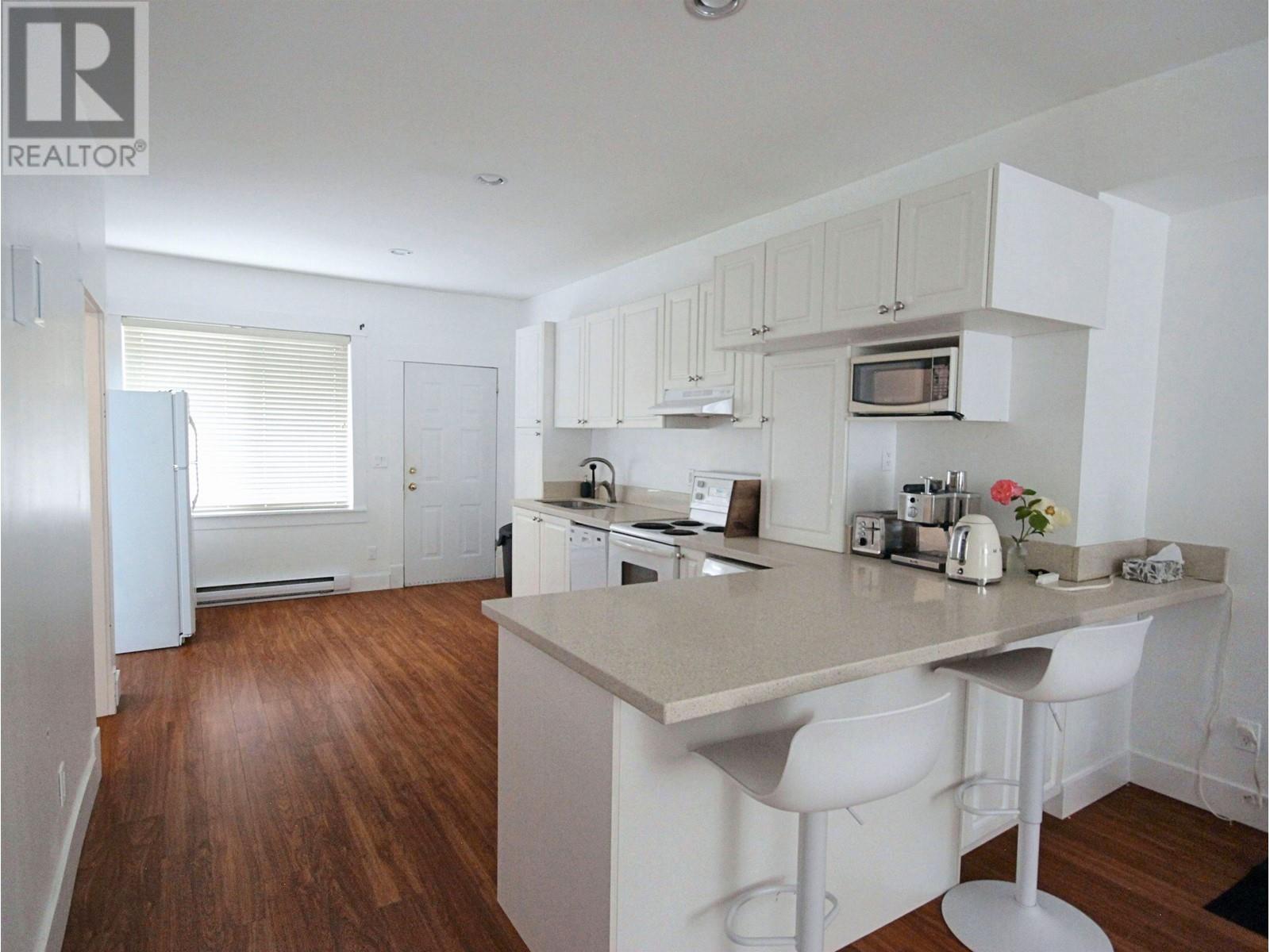 Photo 11 of 112 E King Edward Avenue, Vancouver BC