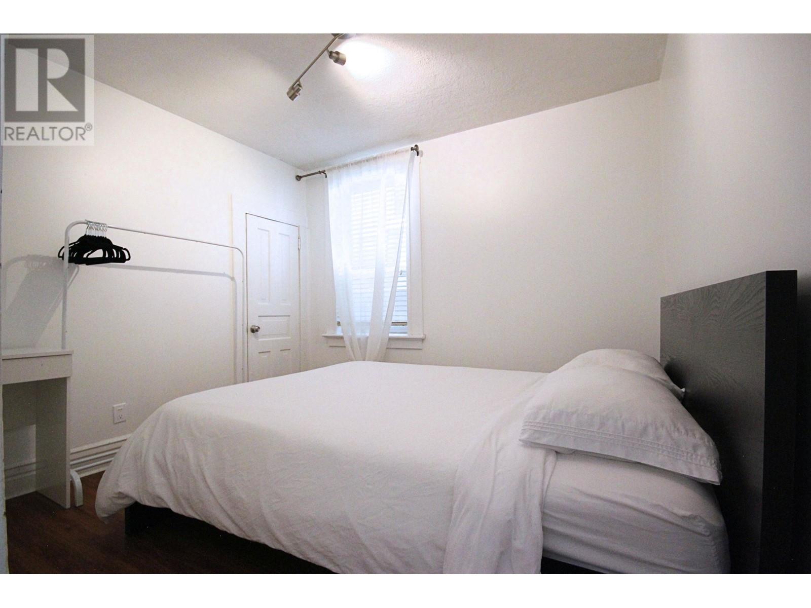 Photo 13 of 112 E King Edward Avenue, Vancouver BC