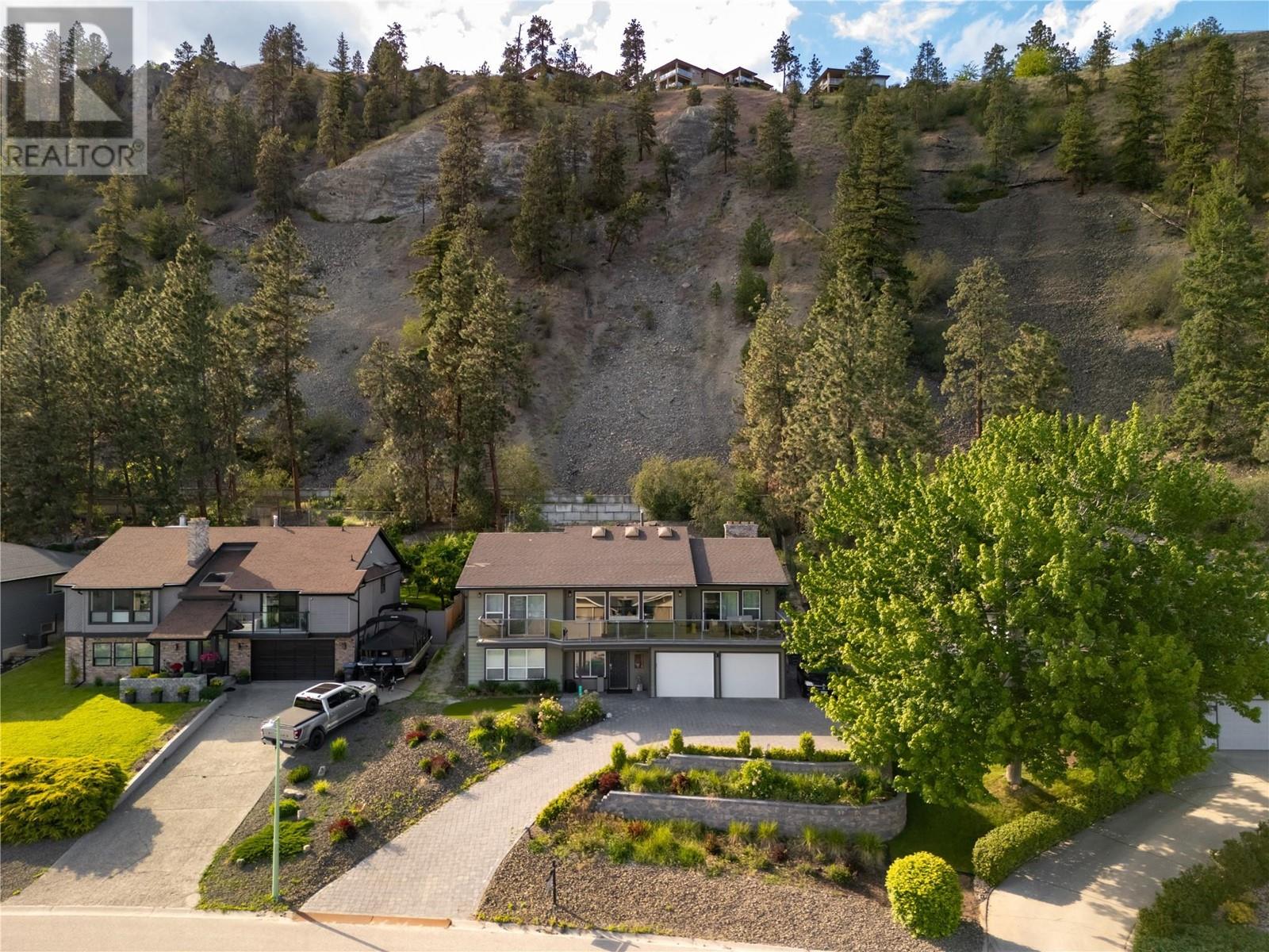 Photo 4 of 2218 Omineca Place, Kelowna BC