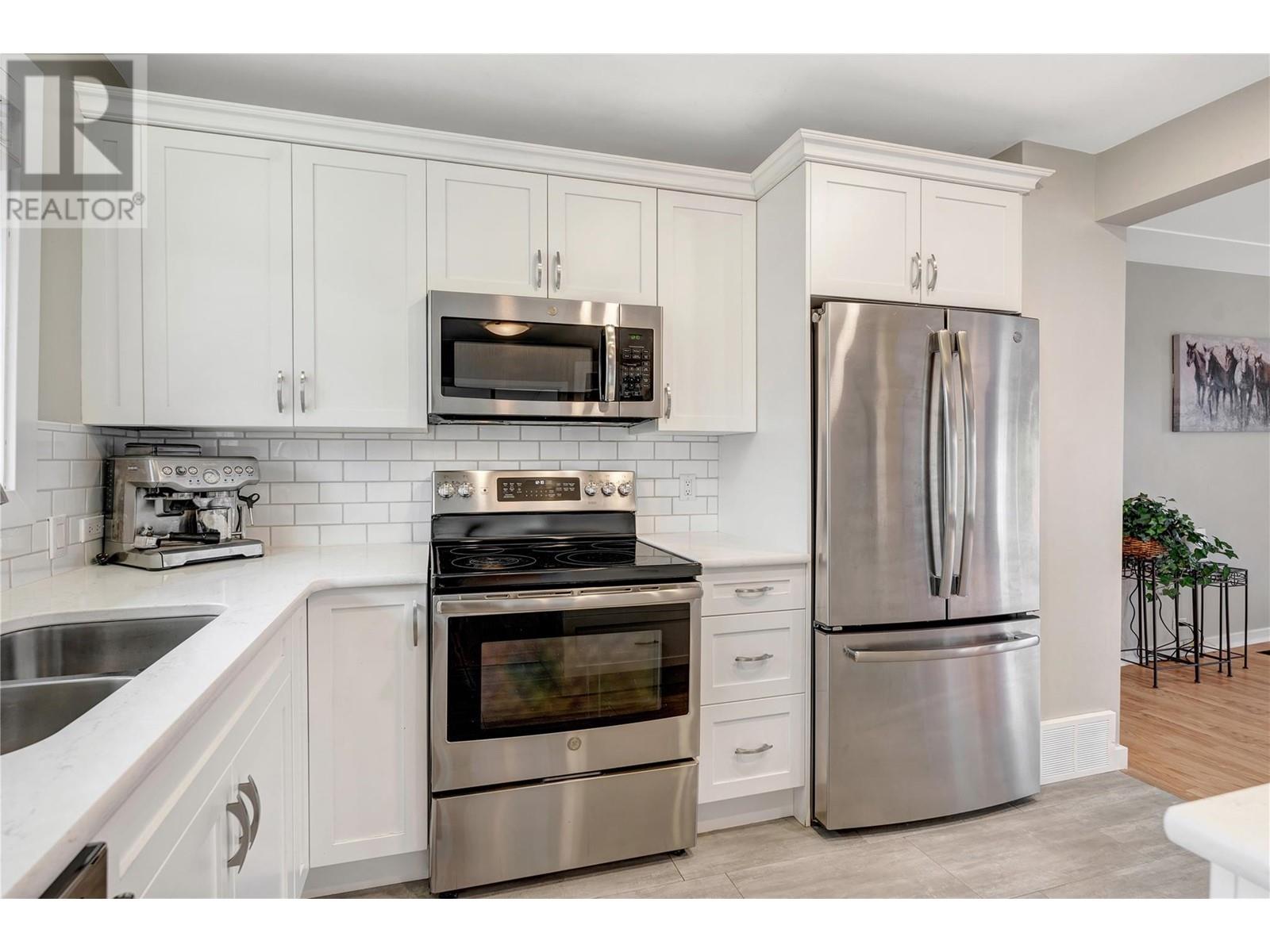 1160 MOOSEJAW Street, Penticton