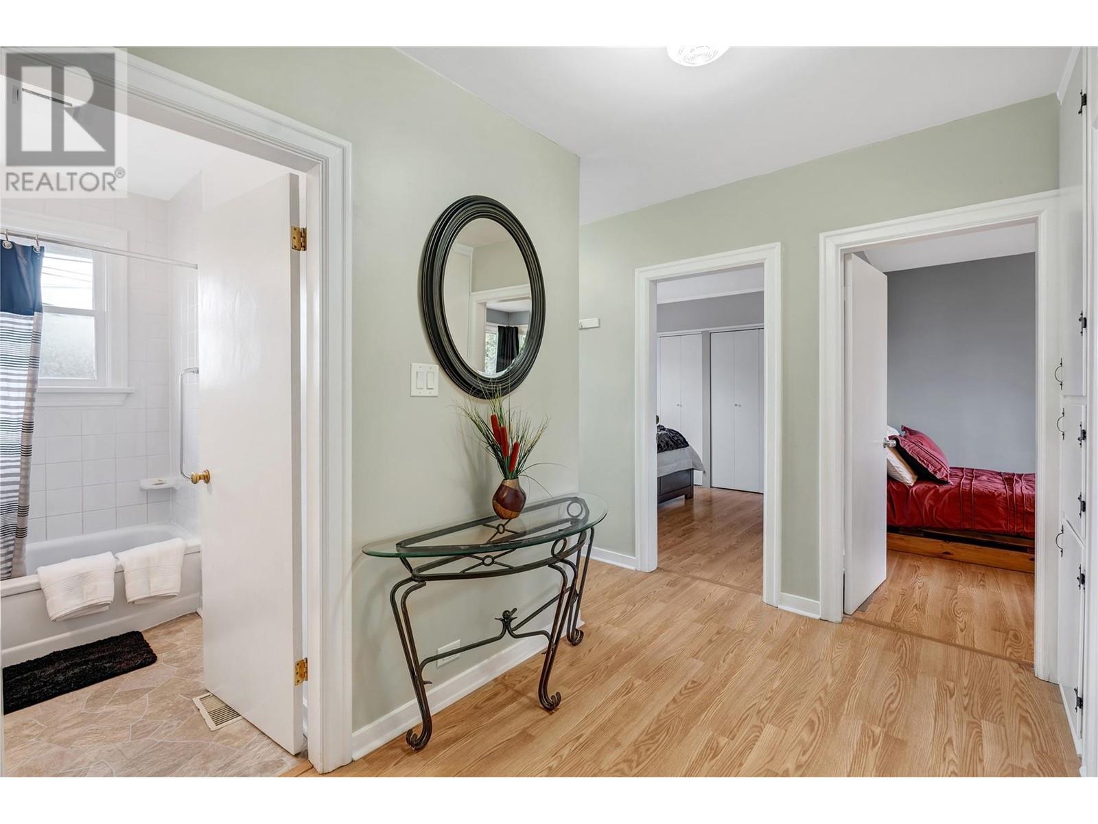 1160 MOOSEJAW Street, Penticton