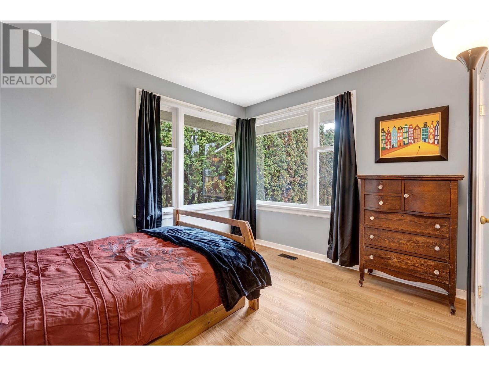 1160 MOOSEJAW Street, Penticton
