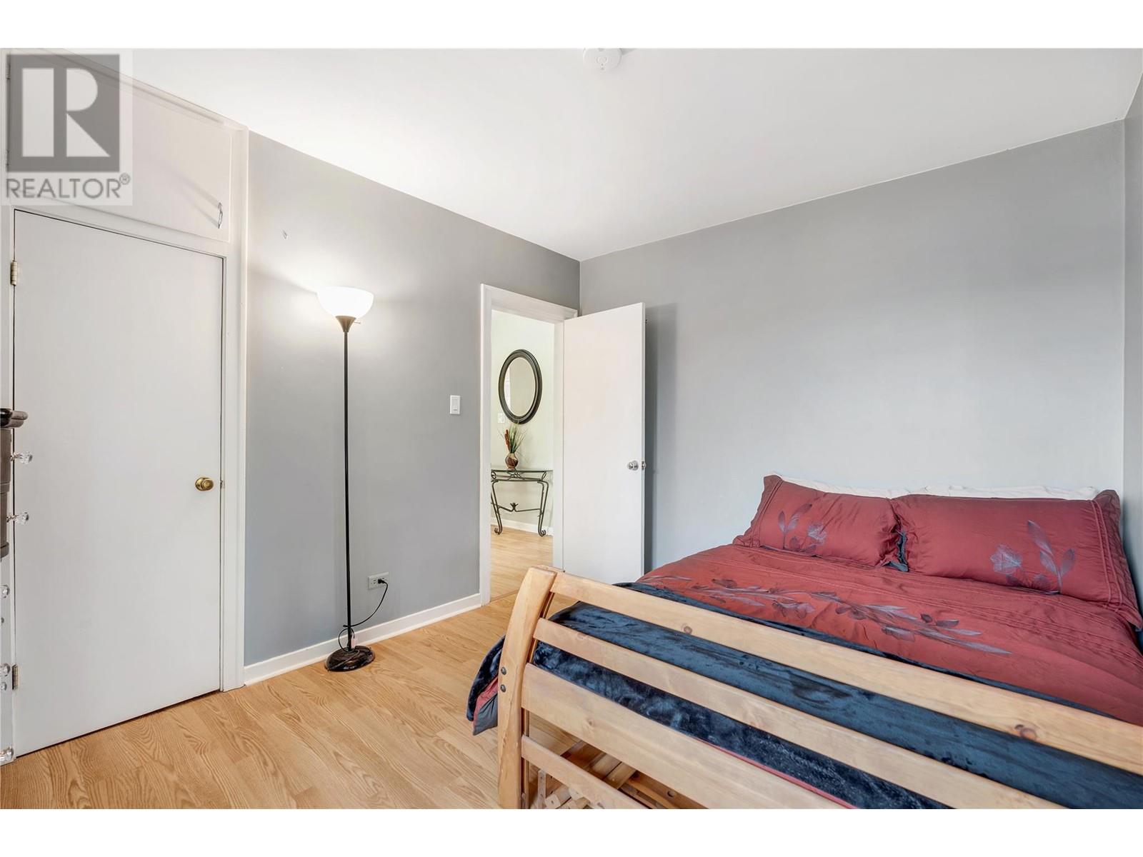1160 MOOSEJAW Street, Penticton