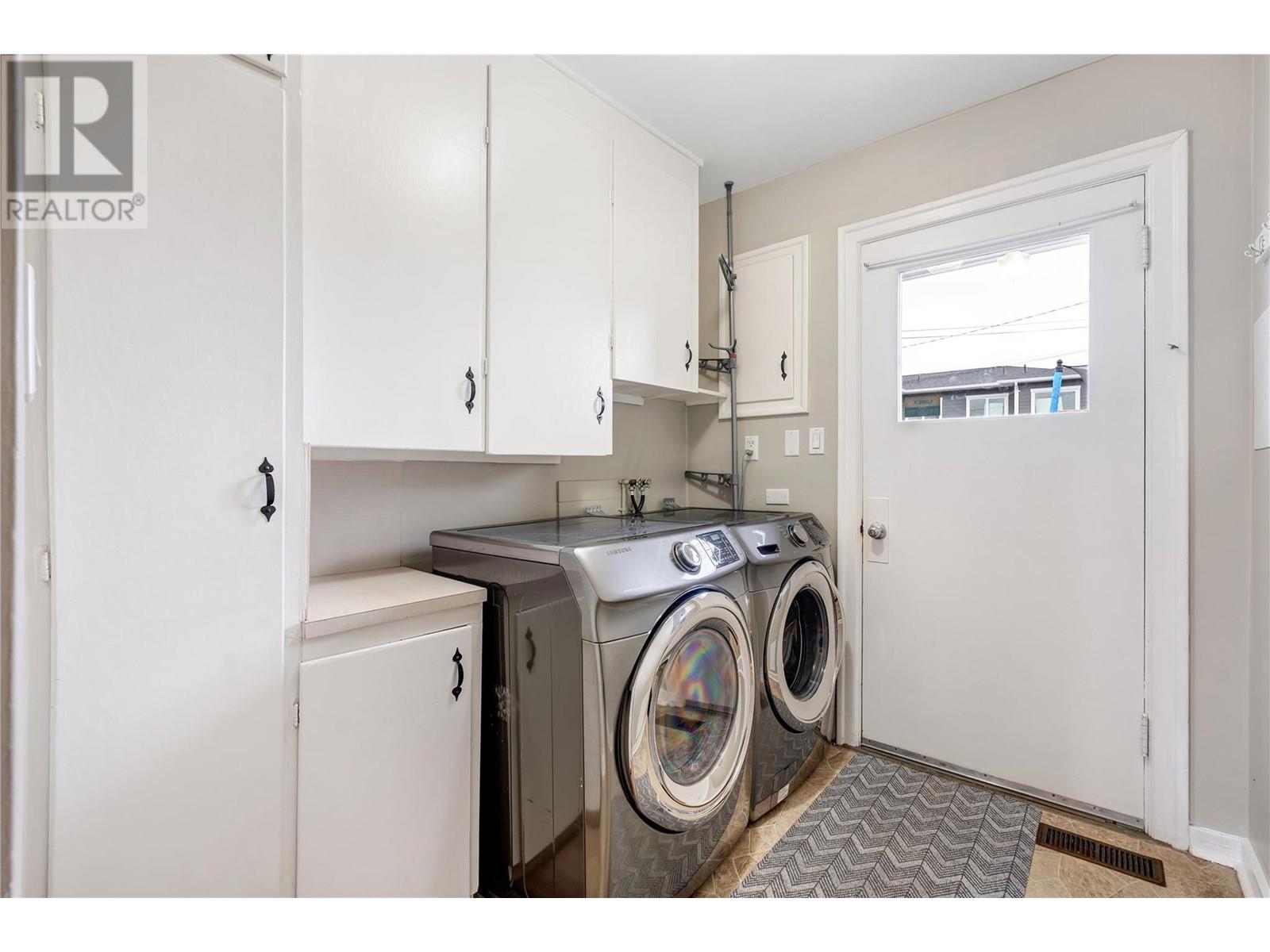 1160 MOOSEJAW Street, Penticton