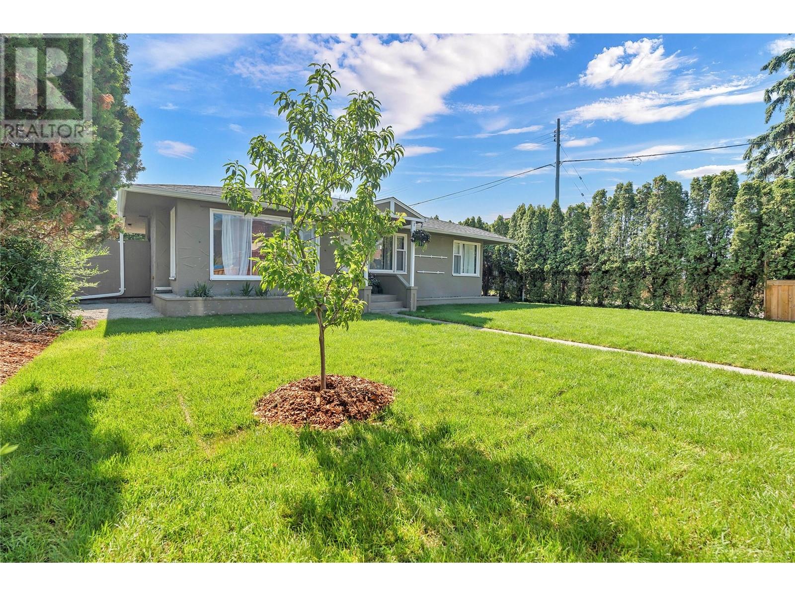 1160 MOOSEJAW Street, Penticton