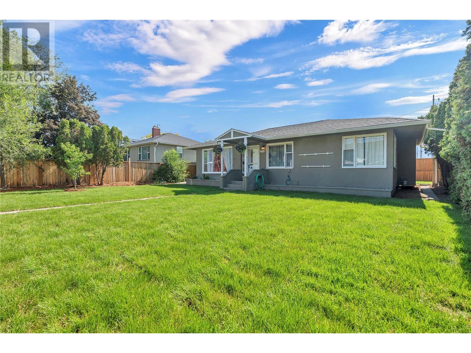 1160 MOOSEJAW Street, Penticton