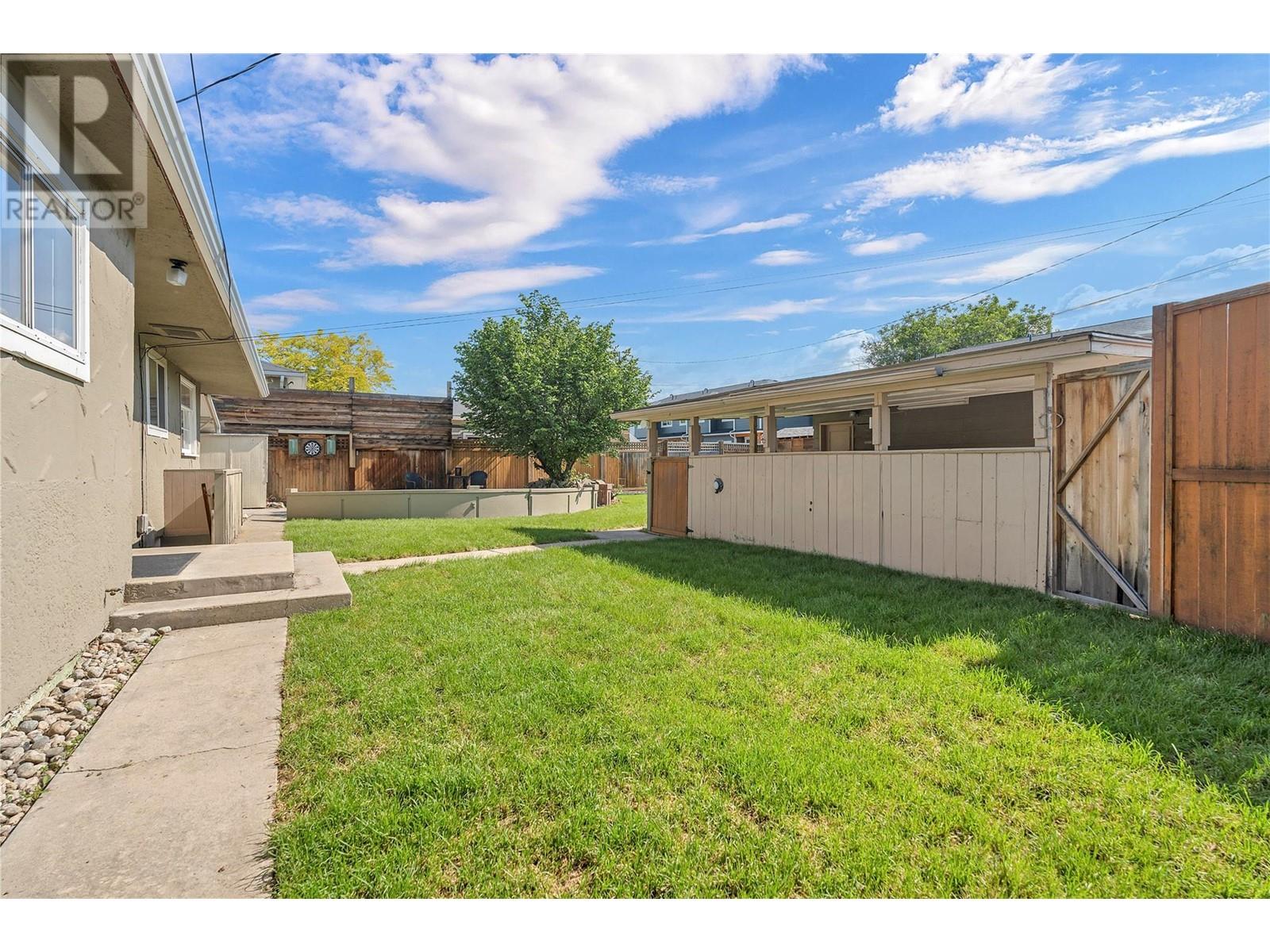 1160 MOOSEJAW Street, Penticton