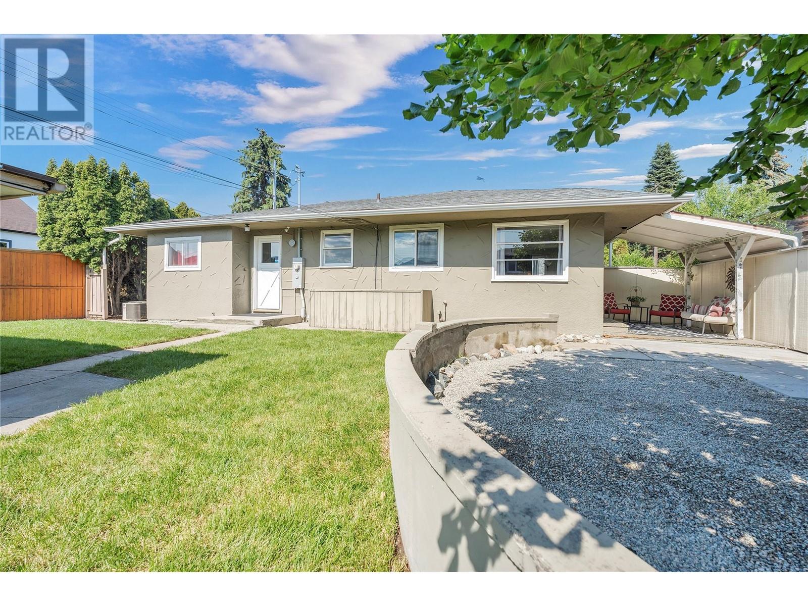 1160 MOOSEJAW Street, Penticton