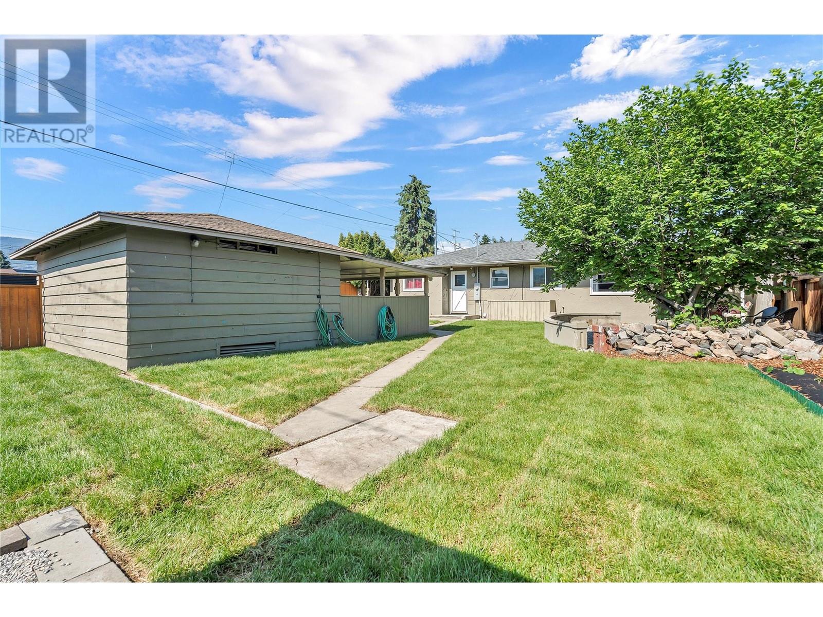 1160 MOOSEJAW Street, Penticton