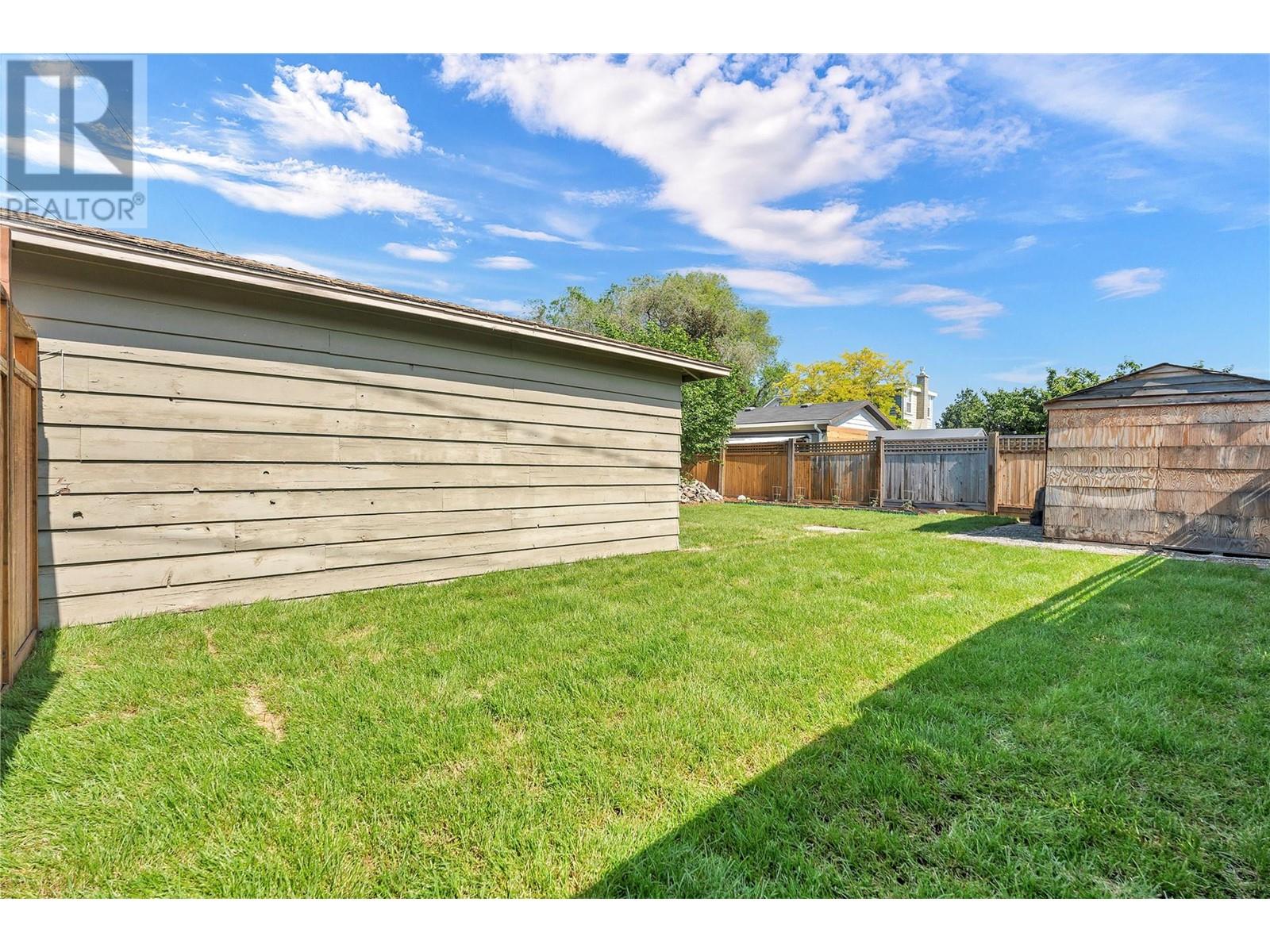 1160 MOOSEJAW Street, Penticton