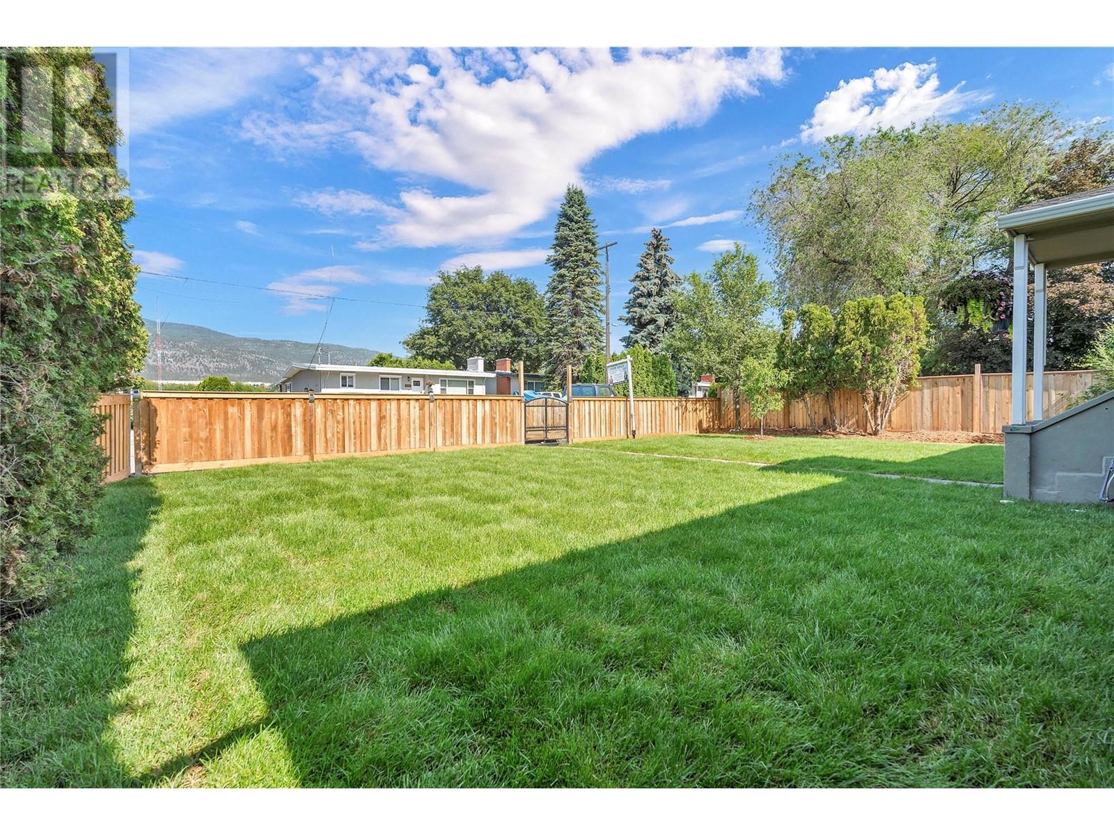 1160 MOOSEJAW Street, Penticton