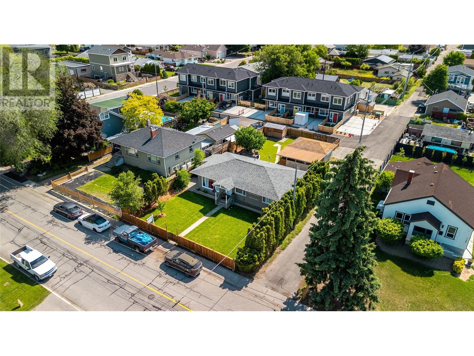 1160 MOOSEJAW Street, Penticton