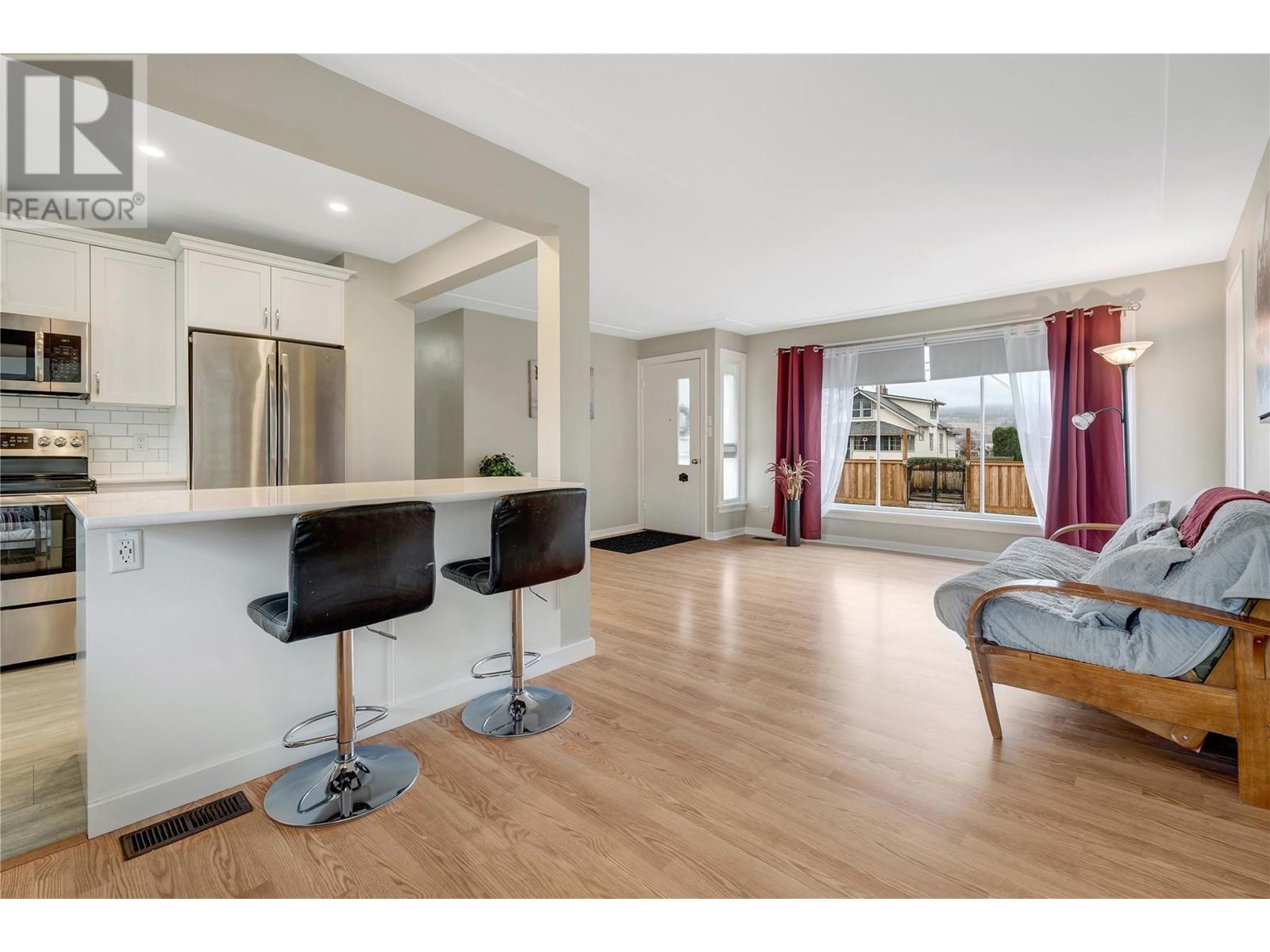 1160 MOOSEJAW Street, Penticton