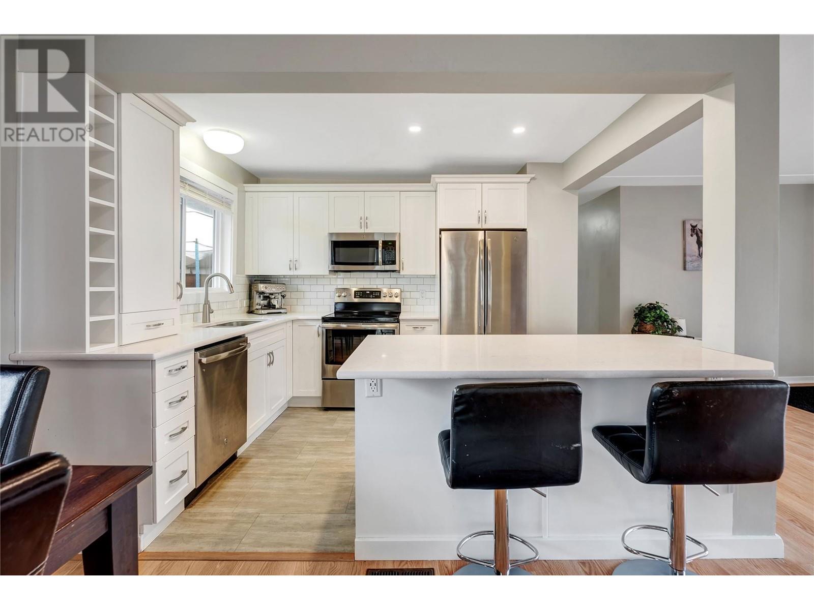 1160 MOOSEJAW Street, Penticton