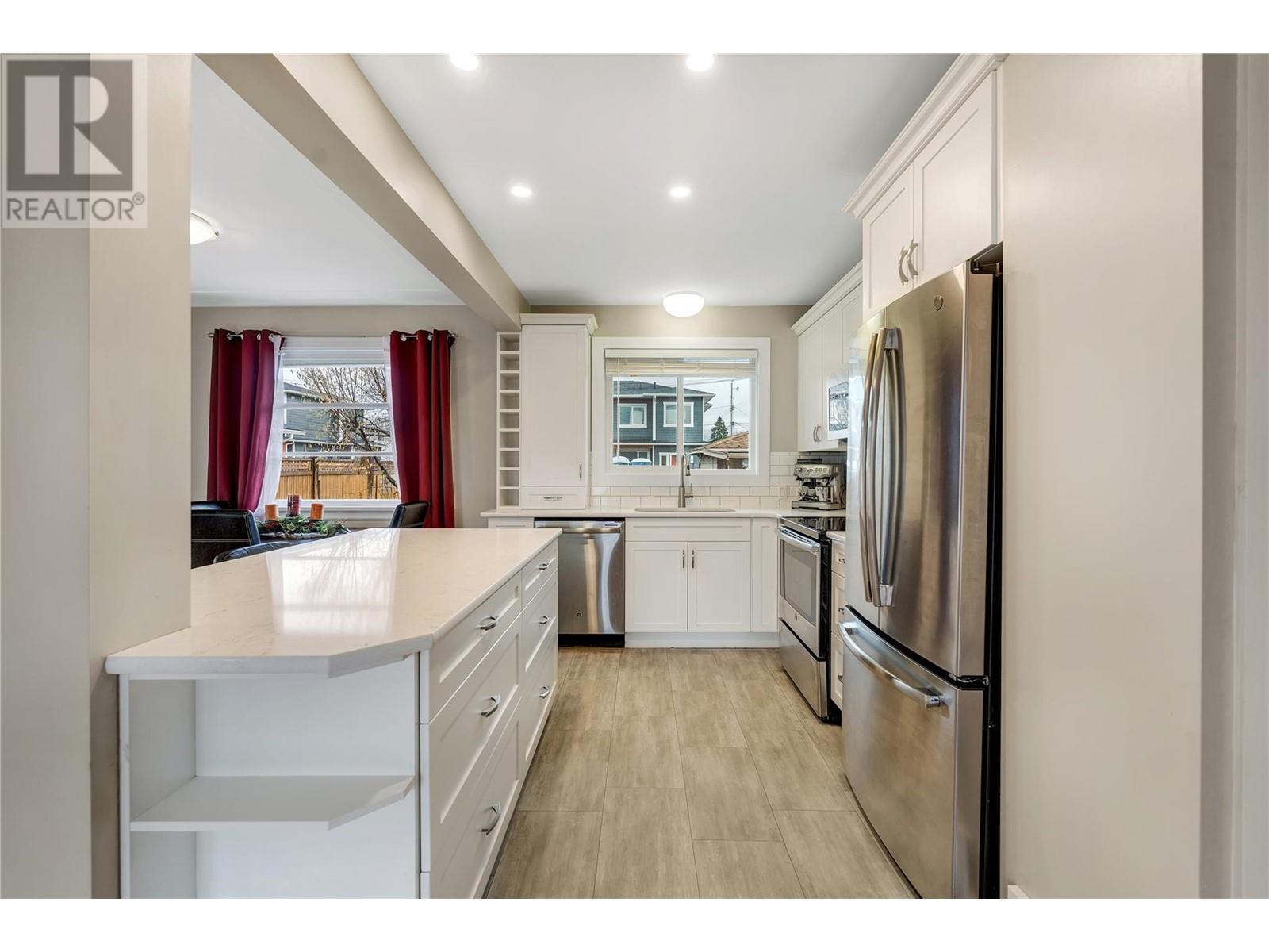 1160 MOOSEJAW Street, Penticton