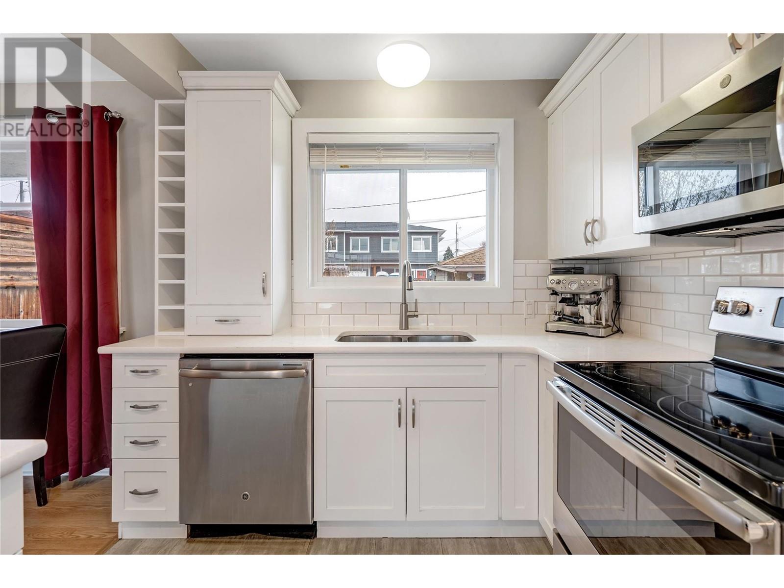 1160 MOOSEJAW Street, Penticton